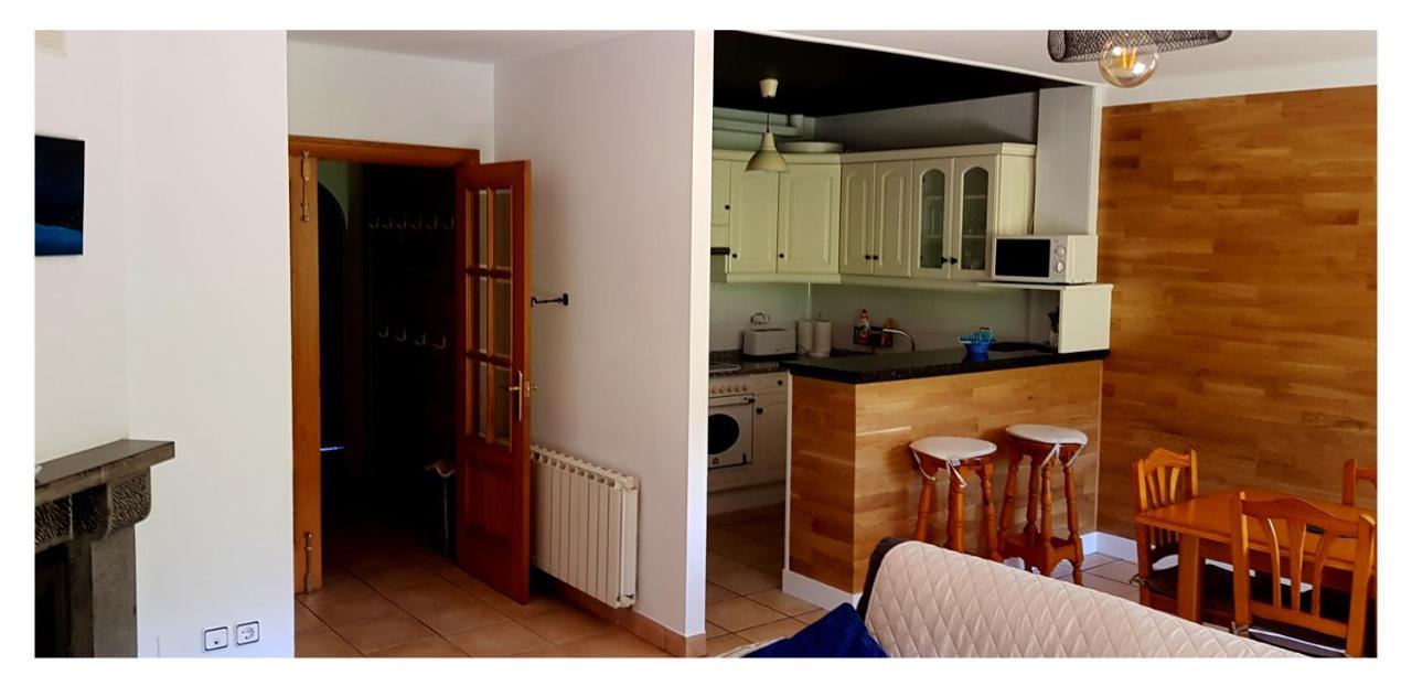 Apartamento Holidays In アインサ エクステリア 写真
