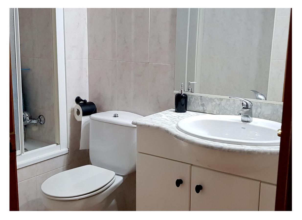 Apartamento Holidays In アインサ エクステリア 写真